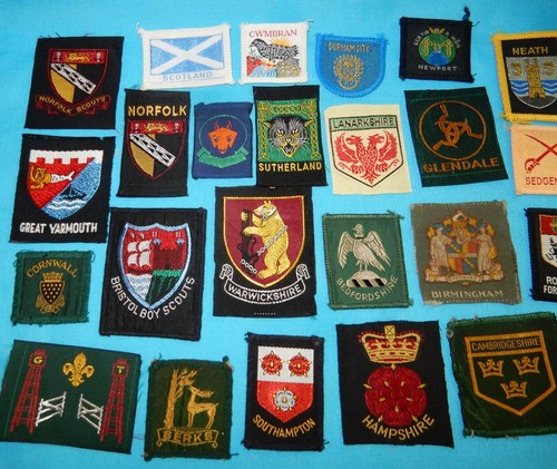 EXCELENTE LOTE DE 28 INSIGNIAS VINTAGE DE PARCHES DE BOY SCOUTS COLECCIÓN CONDADO SCOUTING - Imagen 2 de 3