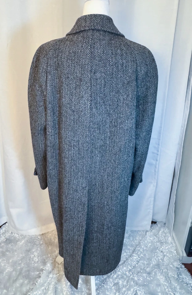 Vintage Harris Tweed Overcoat JoS. A. Bank Men’s 100% Wool Scotland 46 Chest - Image 2 of 4