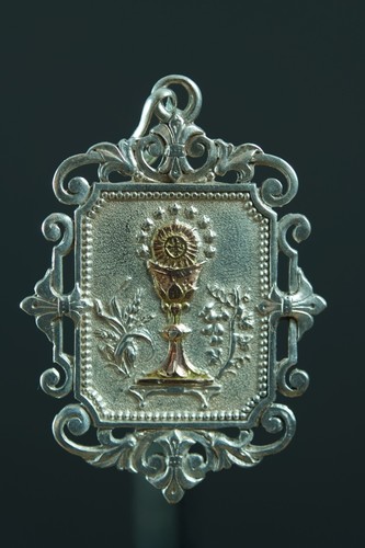 Cáliz Colgante Medalla Religiosa Comunión Plata Antigua Francesa y Oro 18k - Imagen 5 de 5