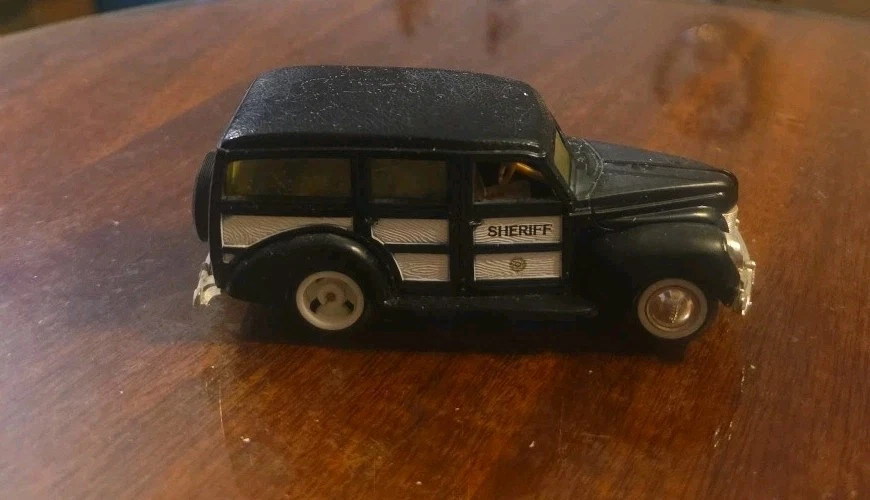 1991 ERTL CLASSIC VEHICLES 1940 WOODY STATION  WAGON  - Image 2 of 4