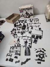 Armor Series Infantry Figures Monogram 18 US Soldiers In Action Poses As Is