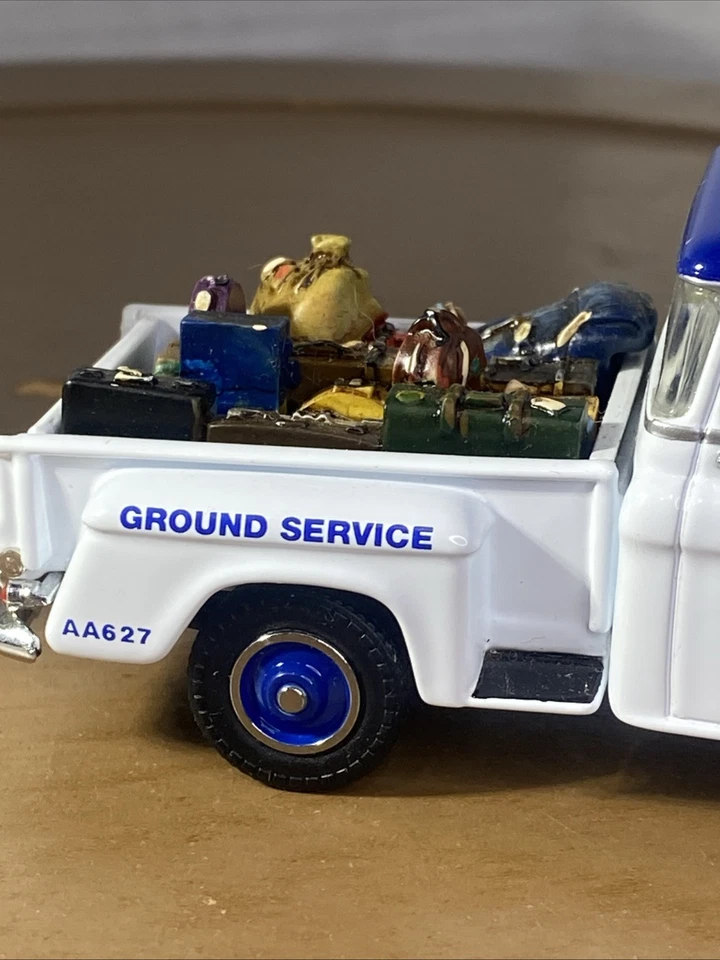 Matchbox YIS04-M 1957 Chevrolet Pickup Ground Service Mint Cond W/ Box & Cert - Image 4 of 4