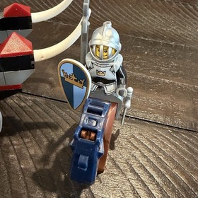 LEGO Castle: Skeletons' Prison Carriage (7092) W/Manual & Minifigs - Read