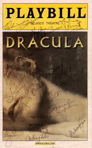 Playbill de reparto autografiado firmado por Drácula - Imagen 1 de 2