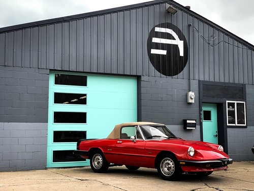 1987 Alfa Romeo Spider Graduate 2dr Convertible - Picture 2 of 40