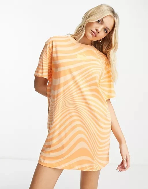 Nike pattern t shirt dress in peach cream Women s Large NWT eBay