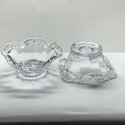Imperial Glass Co. Nussschale mit gehäkeltem Spitzenrand und Fuß + Paar Kerzenhalter - Bild 9 von 10