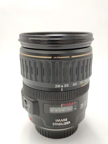Canon EF 28-135mm f3.5-5.6 IS Lens in EF Mount Read Description.
