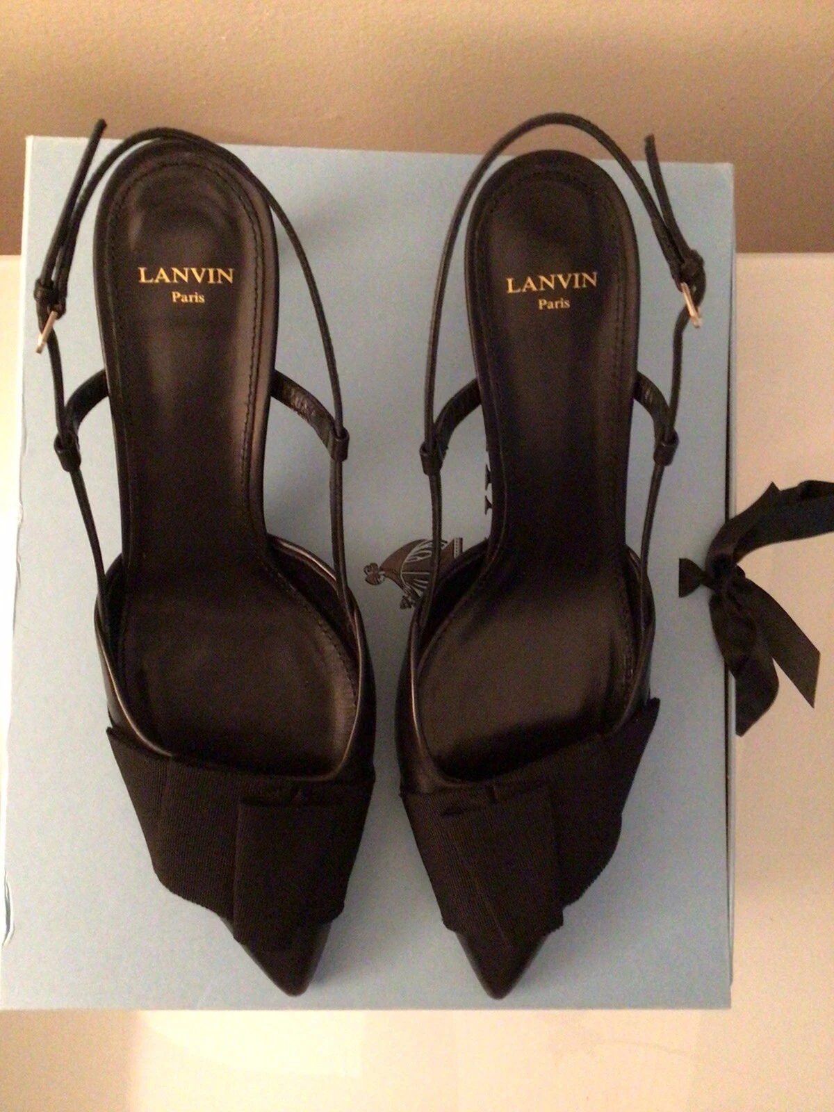 Lanvin — LANVIN brand new shoes with a bow, size 40 $575  (Retail $1150)
