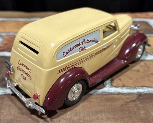 Liberty Classics by Speccast 1937 Eastwood Auto Club Bank Die-cast Metal Member - Picture 7 of 12