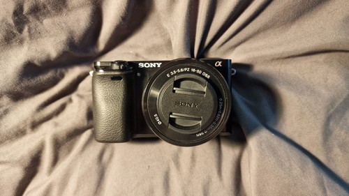 Sony A6000 + 16-50mm F3.5 + Sehr Viele Accessoires | Komplett Paket Für DEAL! - Bild 2 von 11