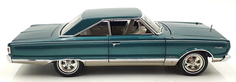Highway 61 1/18 Scale Diecast 50378 - 1967 Plymouth Satellite - Green - Image 3 of 4
