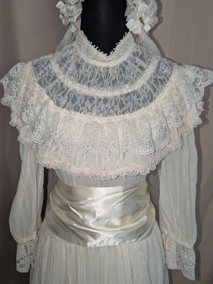 Vestido de novia y velo de encaje blanco roto vintage años 70 Gunne Sax Prairie Foto 3 de 4