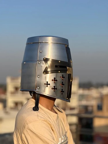 Casco de caballero cruzado medieval templario cruz negra LARP y casco de utilería de juego de rol - Imagen 6 de 8