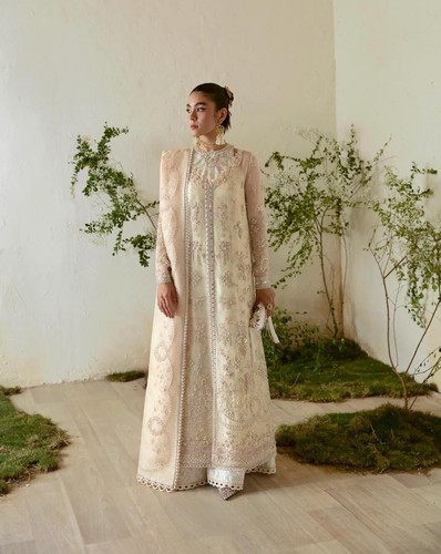 Suffuse By Sana Yasir - Picture 2 of 2
