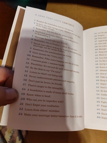 A Love That Lasts:Insights from Couples married 50 years & beyond Deseret Books - Imagen 3 de 4