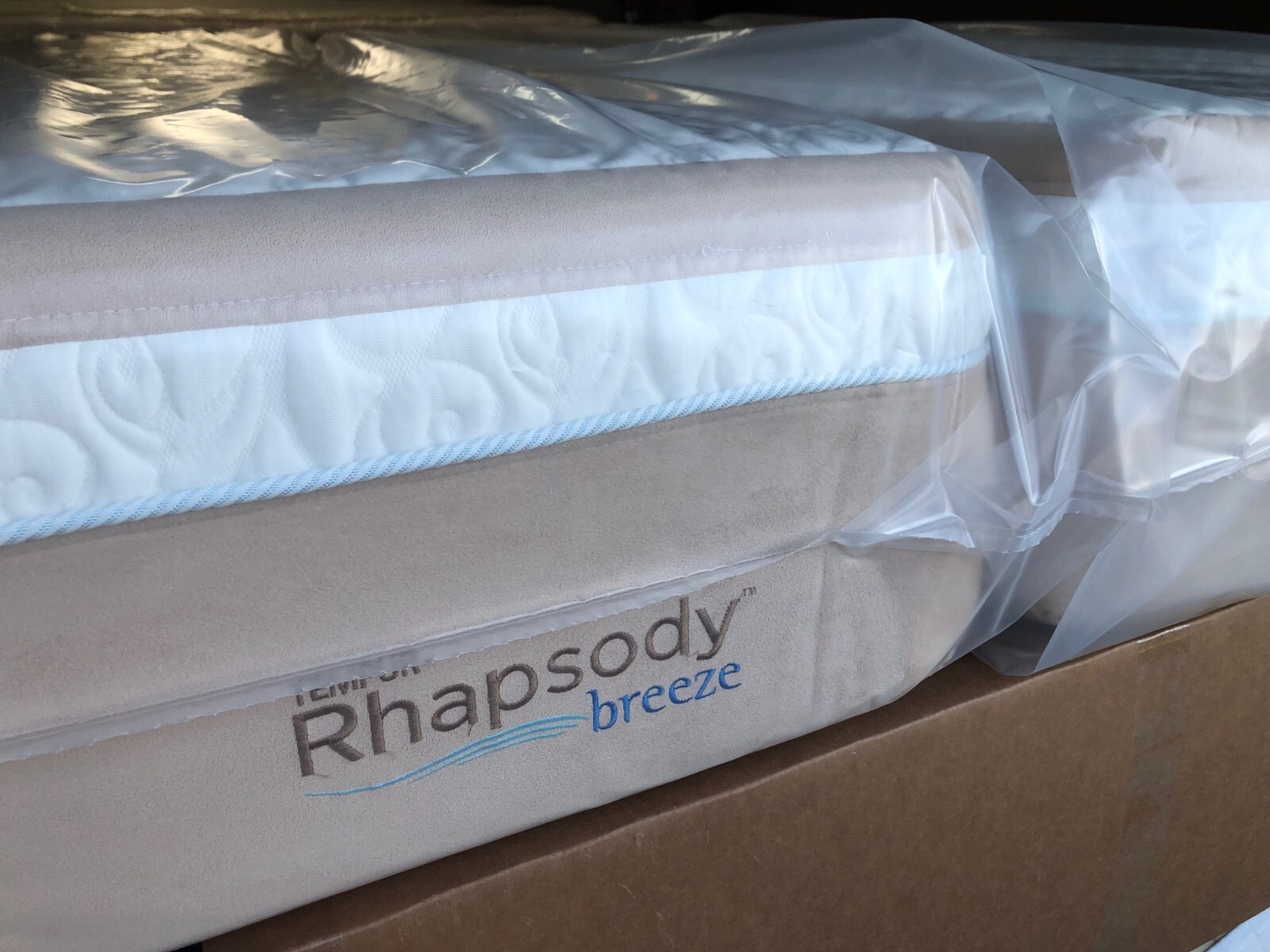 Tempurpedic Rhapsody Breeze Split King MSRP 6398 Last One! Free