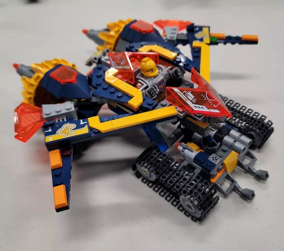 Lego Nexo Knights 70354 Axl's Rumble Maker - Complete - Read