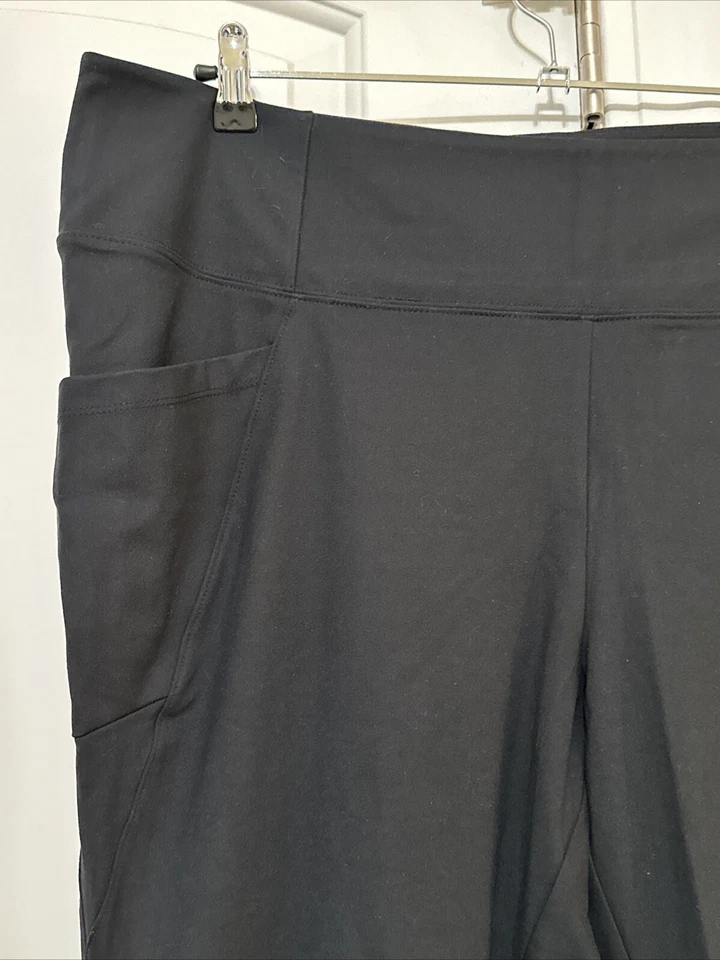 Legging Isaac Mizrahi Soho Petite con Bolsillos Pitch Negro 2XP A561417 Foto 3 de 4