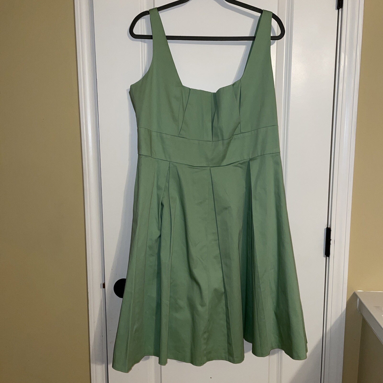 Picture 1 of 4