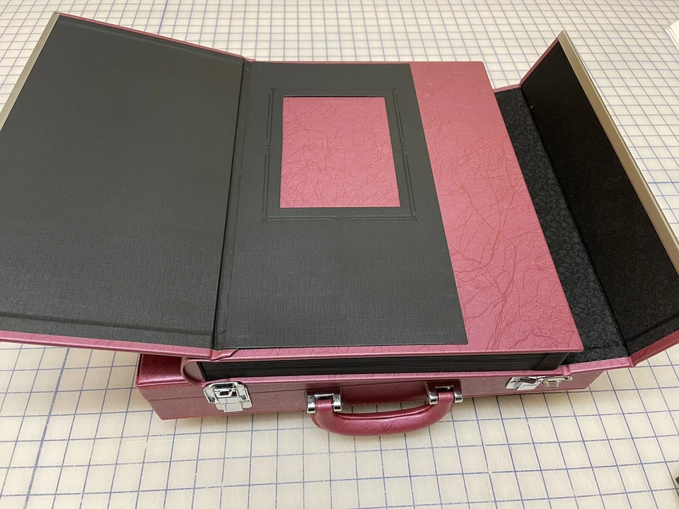 Álbum de fotos adhesivas de montaje automático 11x14, color rosa con estuche. Foto 3 de 4