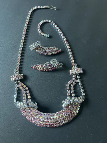 Vintage Costume Jewelry Set Iridescent Necklace And Clip On Earrings Reds