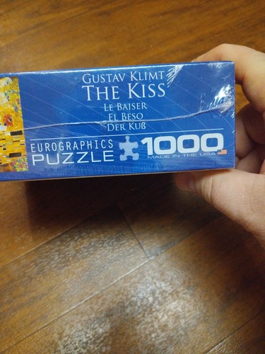 EuroGraphics Gustav Klimt - The Kiss  1000 Piece Puzzle - Picture 3 of 7