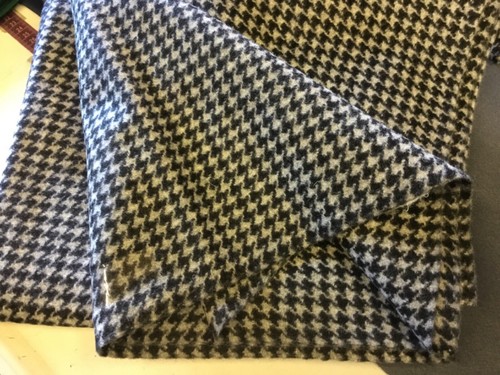 1.6 meters Abraham Moon 100% wool fabric  Black & light grey Dogtooth remnant - Picture 1 of 4