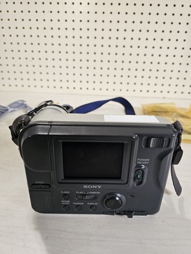 Sony FD Mavica MVC-FD200 Camera In Box Charger Not Included UNTESTED - Picture 4 of 6