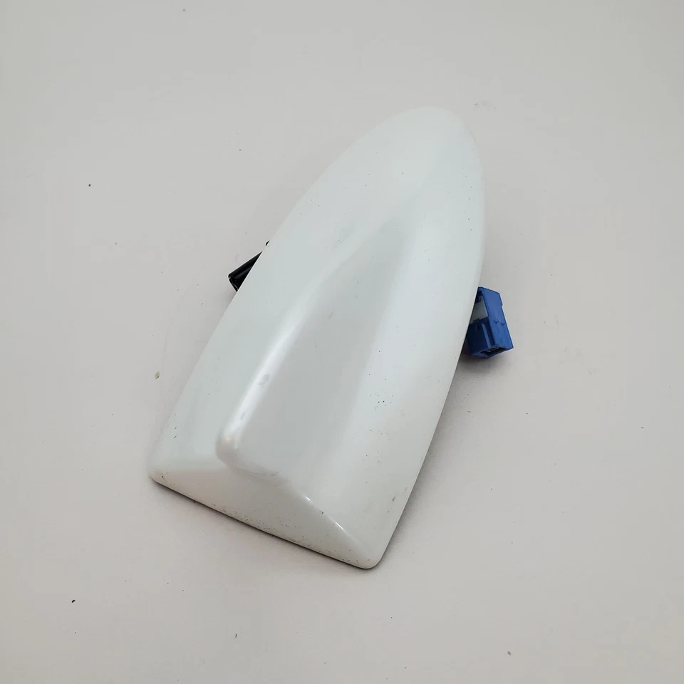 Lexus IS250 IS350 2009-2013 antena de techo aleta de tiburón exterior OEM blanco Foto 3 de 4