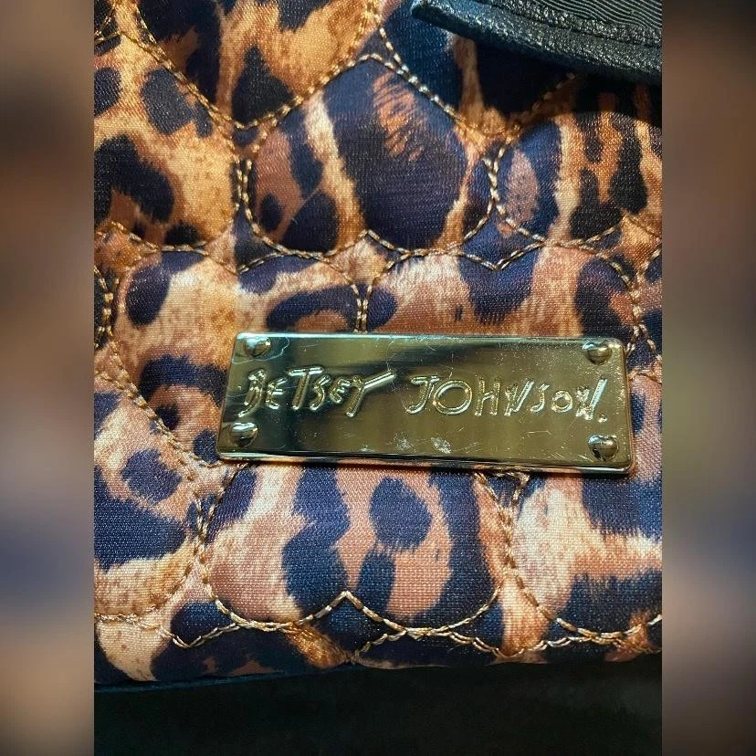Betsey Johnson 钱包女式大号豹纹绗缝蝴蝶结挎包手提包 — 第 3/4 张图片
