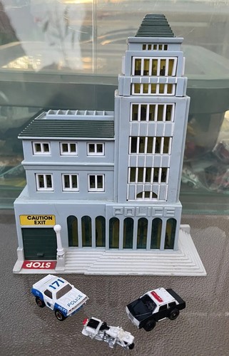 Micro Machines 1989 City Scenes Police Station With Police Cars & Motorcycle
