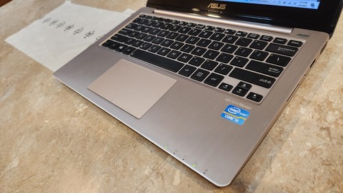 Touchscreen Asus Vivobook S200E 11.6" i3-3217U 128GB SSD 4GB RAM HDMI Laptop - Picture 4 of 15