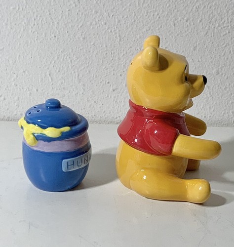 Disney Winnie the Pooh Hunny Pot Honey Salt Pepper Shaker Set Ceramic - Picture 4 of 7