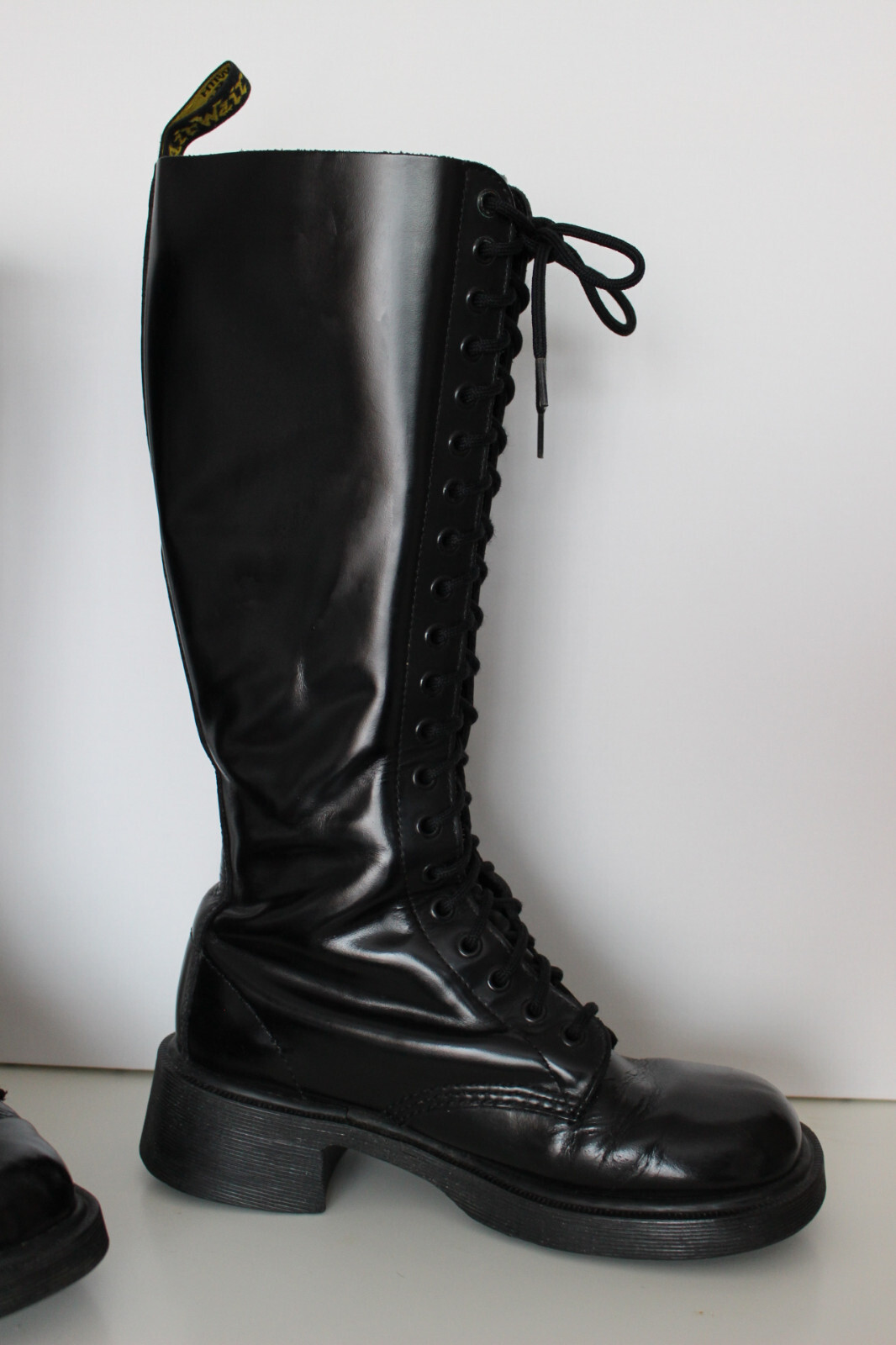 dr martens 1420