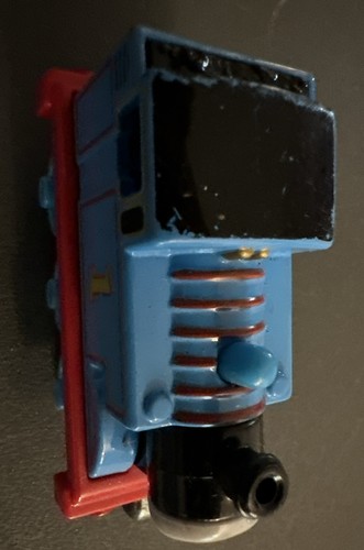 Thomas #1 Thomas and Friends 2012 Take N Play Magnetic Diecast Train Engine - Picture 5 of 6
