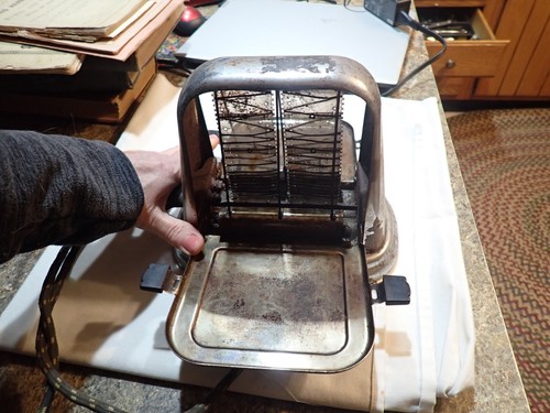 Tostapane elettrico vintage Bersted modello Fostoria n.71 con cavo - ricambi o riparazione - Foto 2 di 11