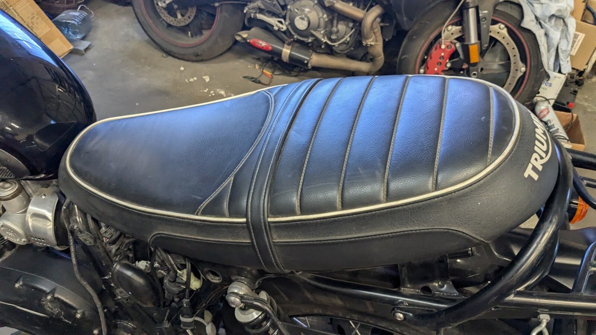 TRIUMPH T120V シート Battery Side Fairing Panel Cover For Triumph Bonneville T120