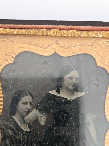 Antique Daguerreotype Photo of 2 Women Gutta Percha Union Case - Civil War Era? - Picture 4 of 20