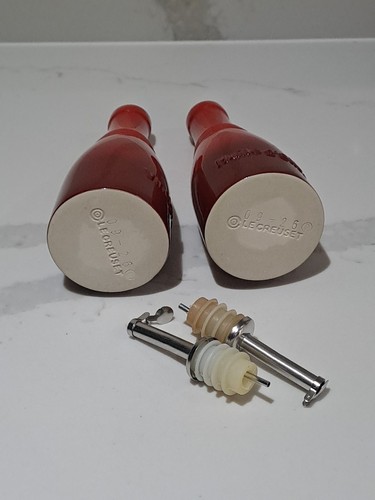 Le Creuset Stoneware Oil & Vinegar Pourer Set Red Used Condition - Picture 12 of 14