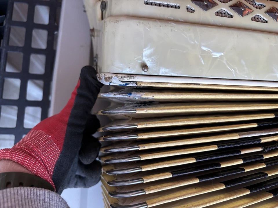 Винтажный аккордеон S. Soprani — на запчасти/восстановление - Изображение 4 из 4