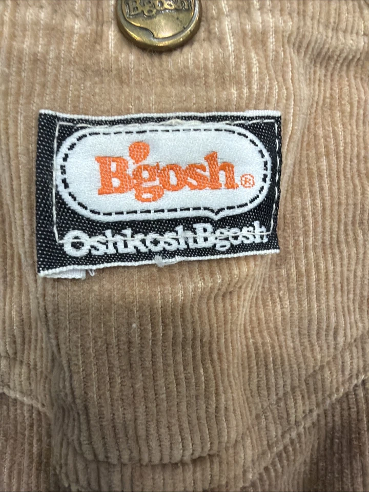 Macacão infantil vintage OshKosh Bgosh etiqueta laranja década de 1970 veludo bege/castanho - Imagem 3 de 4