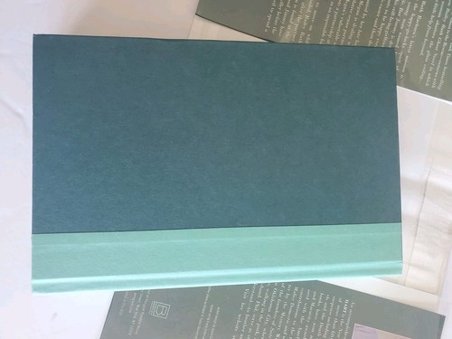 Bailey Ruth Ghost Times Two Book Carolyn Hart Mystery Novel SIGNED 1st Like New - Picture 7 of 8