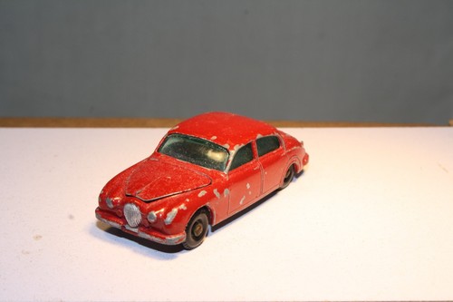 65B Jaguar 3.4 Litre Matchbox Lesney Made in England - Picture 1 of 5