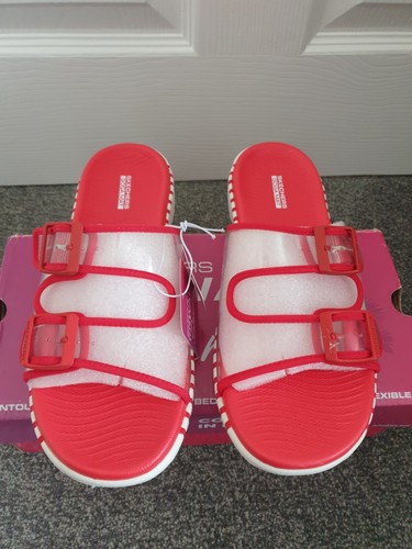 Skechers Goga Mat Red Slip On Sliders Sandals Go Walk Smart Miami UK 5 NEW - Picture 2 of 7
