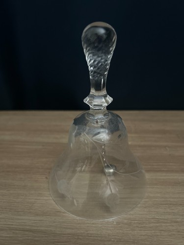 Vintage Crystal Clear Bell With Etched Floral Design and Metal bead - Picture 4 of 6