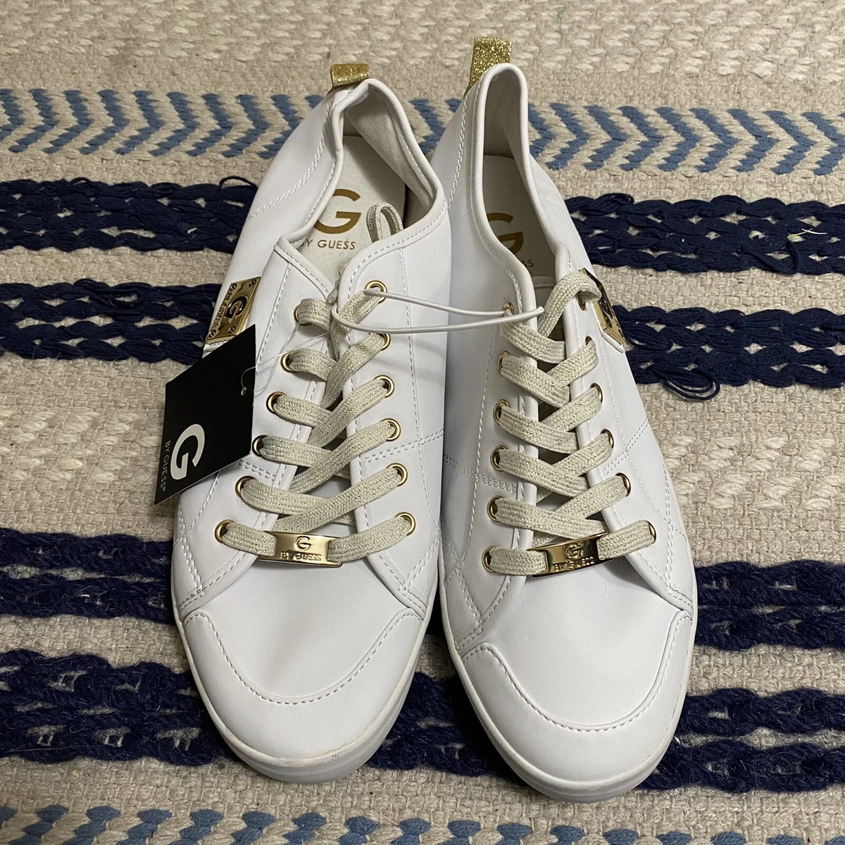 Guess sneakers top white and gold