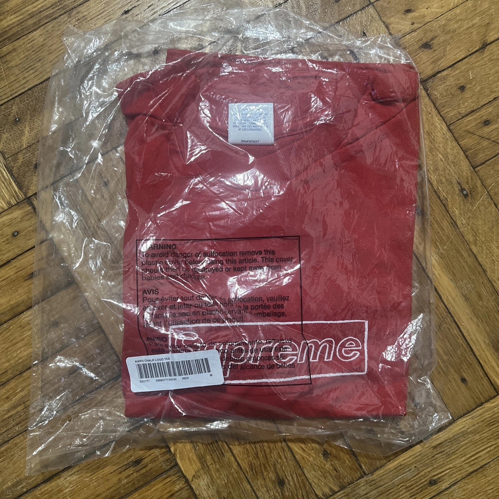 Boîte à craie Supreme KAWS logo tee rouge bogo moyen flambant neuve