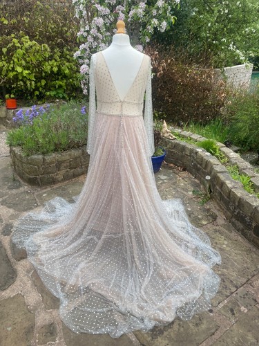 Willowby by watters, wedding dress, size 18. - Picture 2 of 13