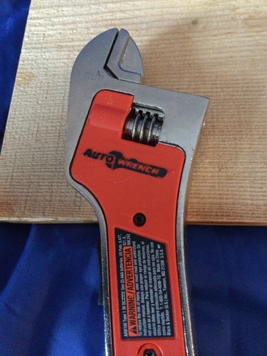 Black & Decker Auto Wrench 9 1/2" Automatic Adjustable Wrench (Tested) - Picture 3 of 3